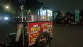 DIBUTUHKAN PENJUAL PENTOL KUAH KELILING