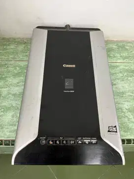 Scanner Canon CanoScan 8800F (Bekas, fungsi normal)