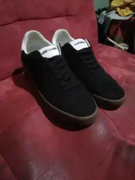 Air walk Toronto black