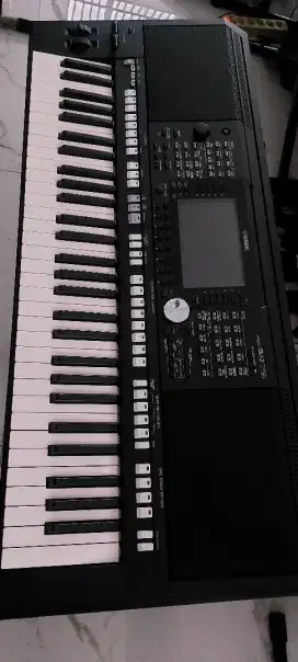 Keyboard yamaha Psr-S 975