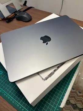 Apple MacBook Air M2 - 16/256GB iBox, Space Grey
