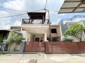 Rumah Mewah Luas 9 Menit ke Pintu Tol Jatiwarna 2 Hadap Timur J-23098