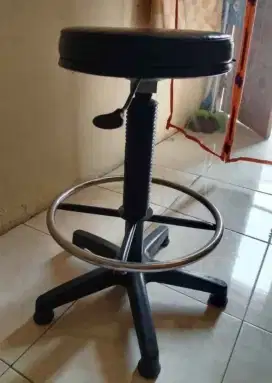 Dijual 1unit kursi bar bekas pakai