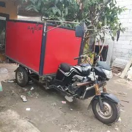 Motor viar bok roda tiga