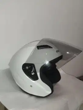 Helm asca SNI, putih, baru sekali pakai, cowok, kaca bagus.