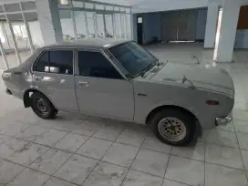 Toyota Corolla 1979 antik plat H