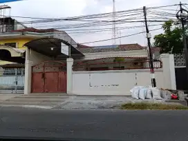 Disewakan Rumah Raya Darmo Permai Selatan