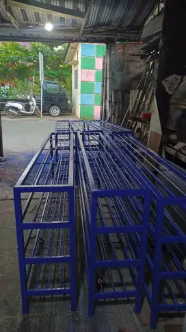 Rak sepatu minimalis