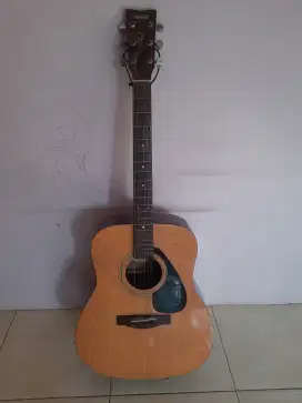 Gitar YAMAHA F310