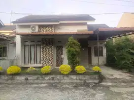 Disewa rumah komplek,beserta isi,security 24 jam di Kartama Pekanbaru