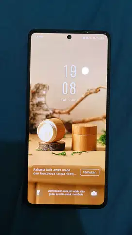 Infinix Note 30 Pro Lengkap dengan Box pemakaian Cewe
