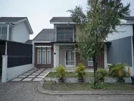 Rumah Strategis 5 Menit ke Terminal Cileungsi LT 180 Siap Huni J-19311