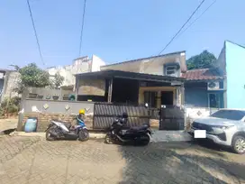 Rumah 3 KT Strategis di Depok 15 Menit ke Stasiun Hadap Timur J-25261