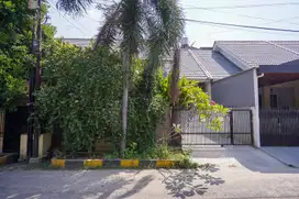 Rumah Seken LT 144 Dekat Lagoon Avenue Mall Bekasi Hadap Timur J-23809