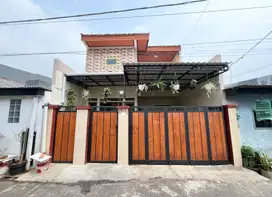 Rumah 4 KT Dekat Pusat Perbelanjaan di Depok LB 200 Siap Huni J-23811