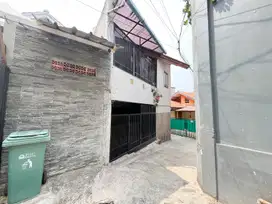 Rumah Strategis Akses Dekat Stasiun Palmerah 4 KT Harga Nego J-22018