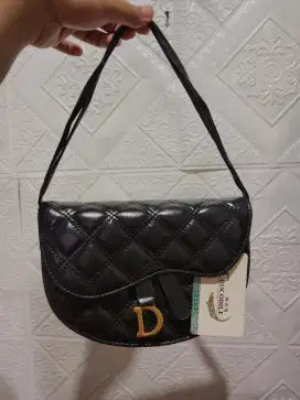 Tas D masuk ke semua acara