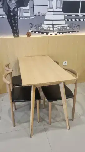 Meja resto set kayu