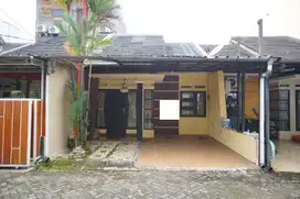 Rumah Strategis Dekat RS Mitra Keluarga Cibubur Hadap Utara J-22722