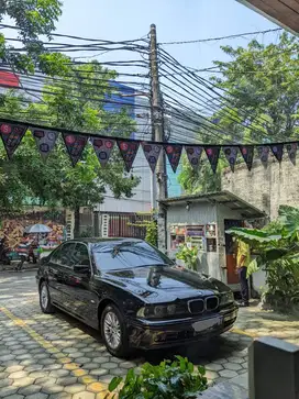 BMW 525i 2001 Bensin