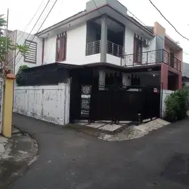Rumah Strategis Akses Selangkah ke Stasiun Tebet Dibantu KPR J-26678