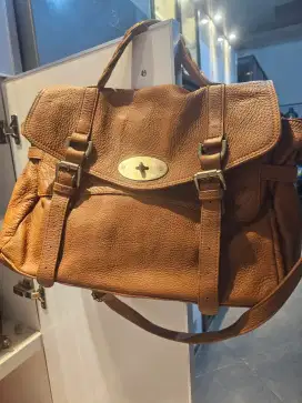Tas kulit brandet