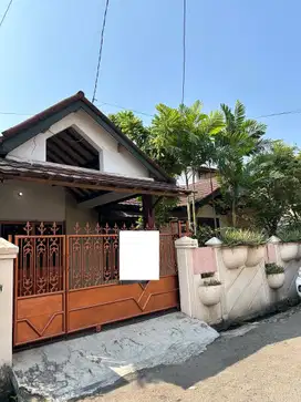 Rumah SHM Terawat 6 Menit ke Gerbang Tol Rawamangun Harga Nego J-26748