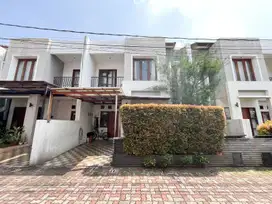 Rumah Strategis 10 Mnt ke AEON Mall Tanjung Barat Hadap Timur J-23759