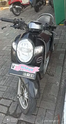 Scoopy 2018 hitam silver