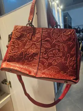 Tas kulit brandet