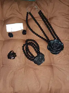 aksesoris kalung