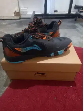 Sepatu badminton Li-Ning hypersonic 2