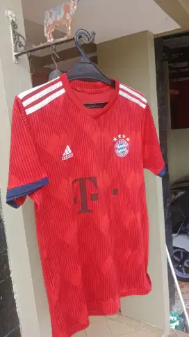 Jersey Bayern Munchen Home Merah
