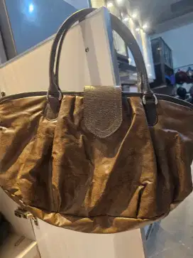 Tas brandet kulit ori dan kondisi masih mulis