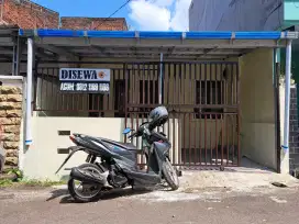 Di sewakan rumah dlm komplek antapani harga 25 jt