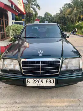 Mercedes-Benz E220 1996 Bensin