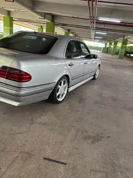 Mercedes-Benz w210 e320 at 1997