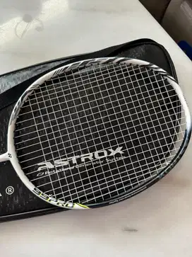 Raket Yonex Astrox 99 Pro 4UG5 White Tiger