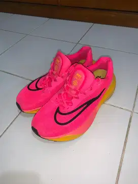 NIKE ZOOM FLY 5