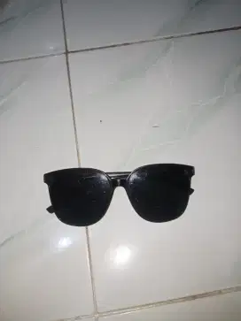 Jual kacamata hitam