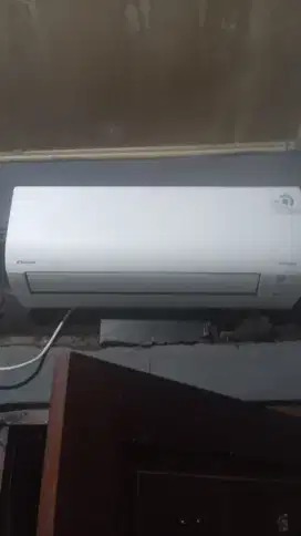 AC daikin inverter 1/2 Pk