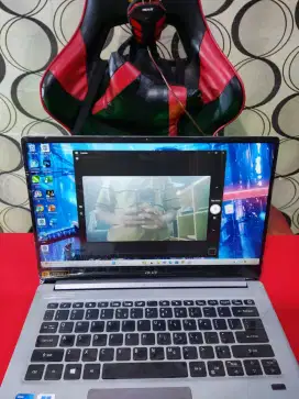 Laptop Acer SWIFT 3 Core i5 SSD 256Gb RAM 8Gb Like NEW SLIM BEZELESS