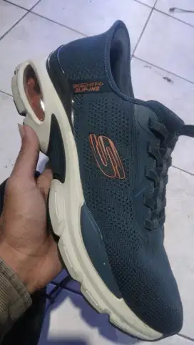 Sepatu skecher seken ori no 44