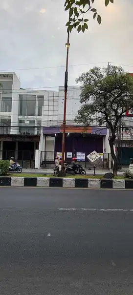 Disewakan ruko di jln raya jenggolo Sidoarjo seberang fave hotel