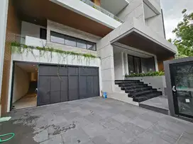Pakuwon indah, imperial golf deket pakuwo mall vbr rumah baru gress
