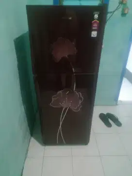 Jual kulkas 2 pintu merek poljron. Normal. Orisinil