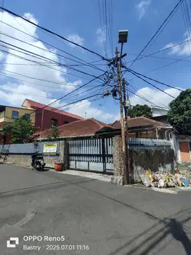 Strategis! Rumah Hook Depan Kampus Unisma Kota Malang