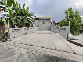 Rumah Bagus Siap Huni Carport Luas di Karanganyar
