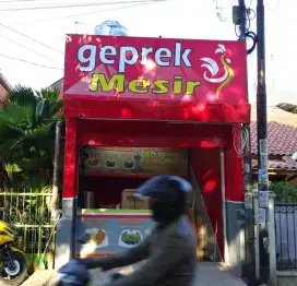 DICARI CREW OUTLET AYAM GEPREK MESIR