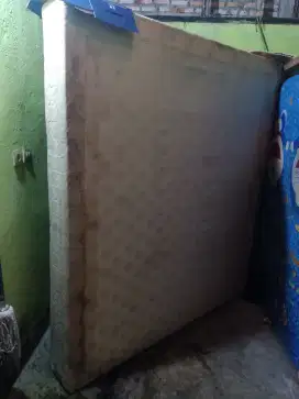 Di jual dipan,alas kasur  ukuran no 1 besar Bun kuat,asli,kayak naru
